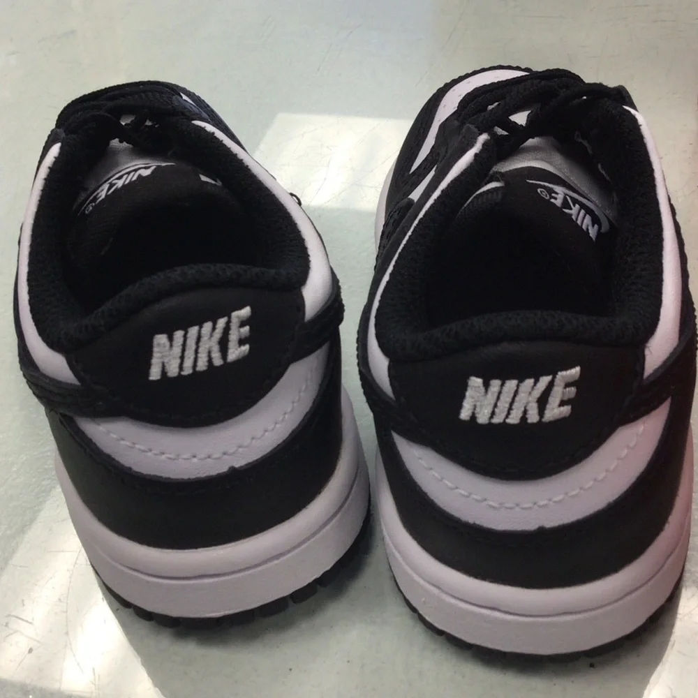 Nike Kids Black and White Low-Top Sneakers 6c